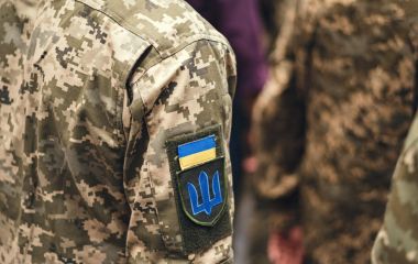 Цивільні заблокували автомобіль ТЦК, в якому перевозили військовозобов’язаного з Кременця