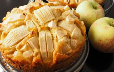Три прості рецепти домашнього яблучного пирога