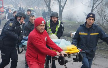 «Дружина з дітьми зникли, не вірю, що вони живі»:  історії тернополян з епіцентру удару