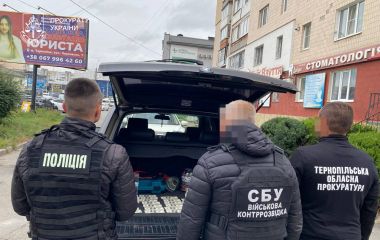 Жителя Тернопільщини затримали на хабарі, який вимагав у військового