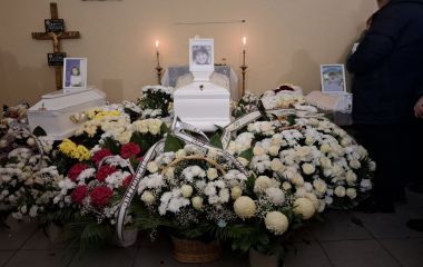 Господи, який біль… Тернопіль прощається з Марією та її двома дітками, яких вбила ворожа ракета