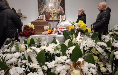 Тернопіль прощається з Віталієм Долиняком та його сином Давидом, яких убила ворожа ракета