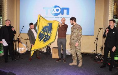 Переможці «Народного Бренду-2025» зібрали мільйон для бійців АЗОВу. Долучайтесь і ви