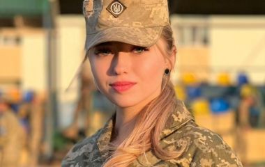 У 21 очолила батарею радіолокаційної розвідки:  її голосом звучать команди для десятків військовослужбовців