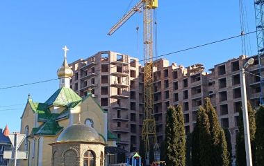 На церковній землі багатоповерхівці не місце: громада виграла справу у Верховному суді. Що далі