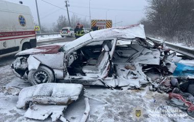 В аварії неподалік Великого Глибочка загинули жінка та двоє 17-річних підлітків