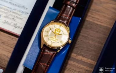 Пів мільйона на годинники — нова закупівля міської ради