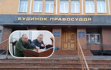 Ветеран не винен, факти про побиття спотворені — адвокат. Потерпілий муніципал у суд не з'явився