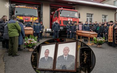 Тернопільщина прощається з рятувальниками Василем Танасишином та Романом Гнатівим, які загинули в аварії