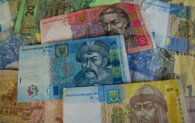 Чи порушують ваші права, якщо у магазинах відмовляються приймати купюри номіналом 1, 2, 5 та 10 гривень