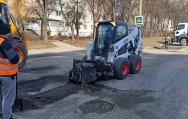 У Тернополі розпочали ямковий поточний ремонт доріг
