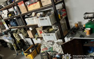 У гаражі тернополянина знайшли боєприпаси та наркотичні речовини