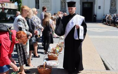 Розклад богослужінь та графік освячення великодніх кошиків у храмах Тернополя