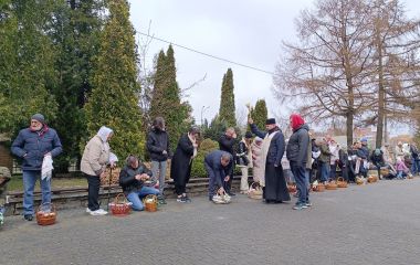 Тернополяни освячують паски перед Великоднем. Дивіться фото!