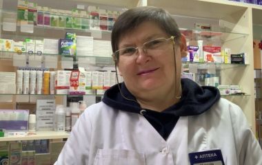 Місія — пам'ятати кожного. Як у 62 фармацевтка пише пісні про полеглих Героїв з допомогою ШІ