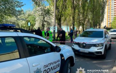 У Києві чоловік відкрив стрілянину та захопив супермаркет: є загиблі та поранені