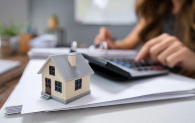 Податок на нерухомість: скільки доведеться заплатити та хто може його не платити