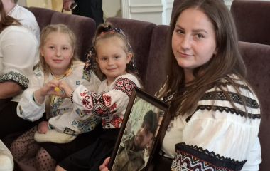 Важливо, що про них пам’ятають: у День Героїв нагородили тих, хто віддав життя за Україну. Посмертно