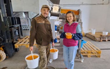 «Свій сік – весь рік»: подружжя з Тернополя відкрили станцію переробки фруктів та овочів (Партнерський проєкт)