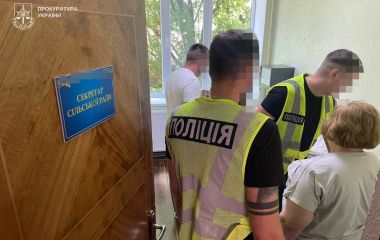 Начальницю ЦНАП і депутатку на Тернопільщині затримали на хабарі за відстрочку від мобілізації