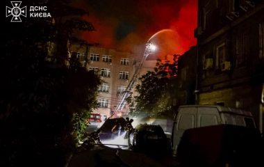 Вночі ворог бив ракетами та дронами по Києву: зруйновані багатоповерхівки, є загиблі та поранені