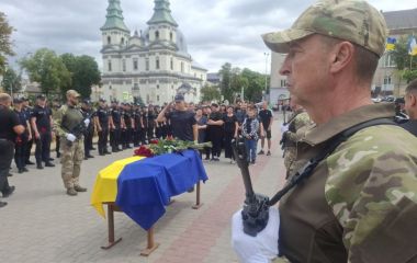 Назавжди у строю… Тернопіль прощається з поліцейським Іваном Нагайовським, який загинув на Донеччині