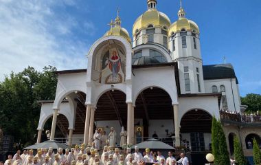 «Моє життя повністю змінилося»: прочани розповіли про дива, які сталися після прощі до Зарваниці