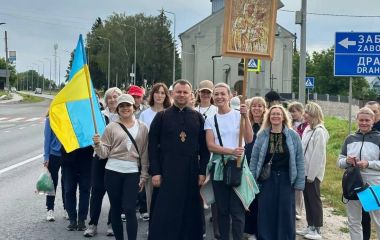 «Моє життя повністю змінилося»: прочани розповіли про дива, які сталися після прощі до Зарваниці