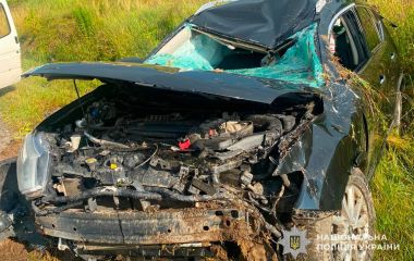 У Чистилові Nissan з'їхав у кювет: водія госпіталізували