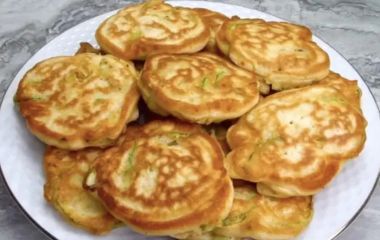 Як приготувати пишні кабачкові оладки на кефірі