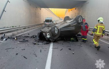 З Гаївського моста злетіла автівка: є травмовані