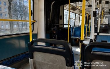 У тролейбусі в Тернополі у жінки викрали гроші та документи
