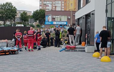 Рятувальна операція на Коновальця завершилася: загинув підліток та 50-річний чоловік