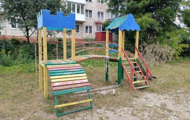 На ремонт восьми дитячих майданчиків передбачили понад мільйон гривень