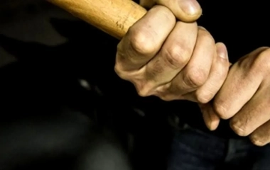 Кулаками в обличчя, потім бив палицею: чим закінчилася сварка з колишньою і що сказав суд