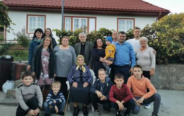 Місце, наповнене родинною історією та теплом: житель Тернопільщини відновив оселю предків у селі
