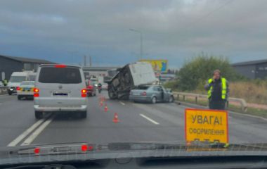 Аварія на Об'їзній: двоє людей отримали травми