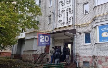 У Тернополі чоловік забарикадувався і погрожує всіх підірвати (оновлюється)