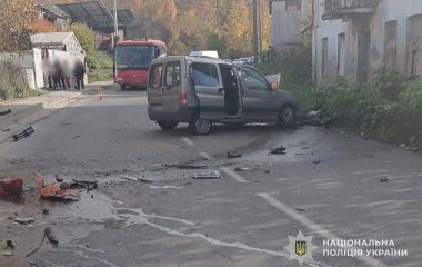 Смертельна аварія у Кременці: загинув один з водіїв