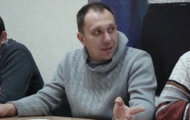 В зону АТО автомайданівці відправили 13 легківок, бойову машину та швидку