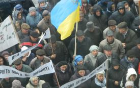 Сотні працівників ПТУ Тернопільщини мерзли під ОДА - вимагали зарплат і стипендій