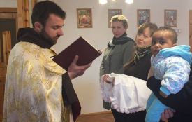 У Тернополі похрестили доньку нігерійки, яку хочуть видворити з України