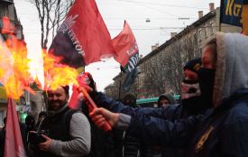 Активісти розфарбували та замурували "Сбербанк" (ФОТОРЕПОРТАЖ)