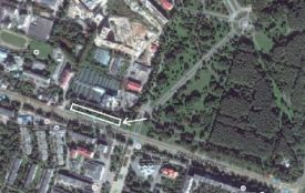 Суд віддав зелену зону біля літака під забудову для прокуратури