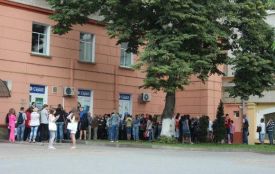 Чому затримають видачу біометричних паспортів, пояснили в міграційній службі