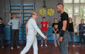 «На мене напав мужик із ножем»: тернополянок вчили самооборони