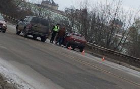 На Об'їзній п'яний водій "дев'ятки" в'їхав у Mazdа