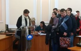 Противники торф’яних котелень погрожують вийти на пішохідні переходи. Кажуть, місто стане