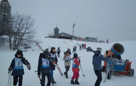 Вперше на лижі. У Тернополі провели благодійну акцію для дітей