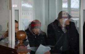 Розгляд справи убивства активіста Ващенка знову затягують. Підсудні то мовчать, то хворіють